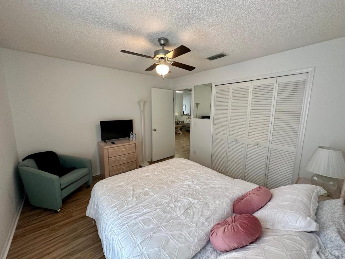 Private Pool With A Beautiful View Overlooking The Lake! Near Disney - Universal Kissimmee Esterno foto