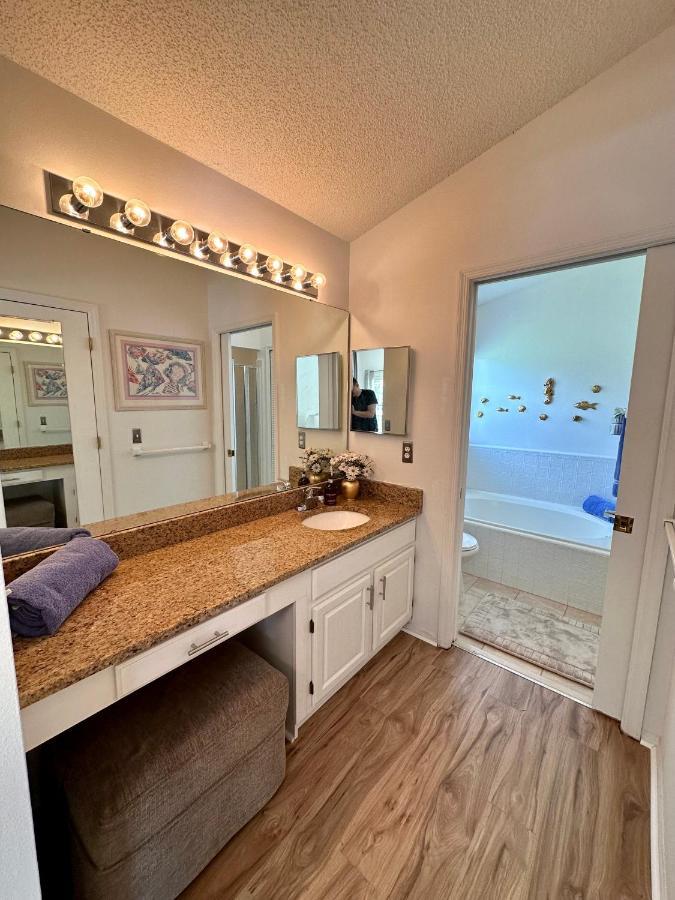 Private Pool With A Beautiful View Overlooking The Lake! Near Disney - Universal Kissimmee Esterno foto