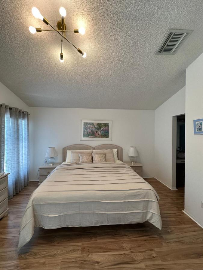 Private Pool With A Beautiful View Overlooking The Lake! Near Disney - Universal Kissimmee Esterno foto
