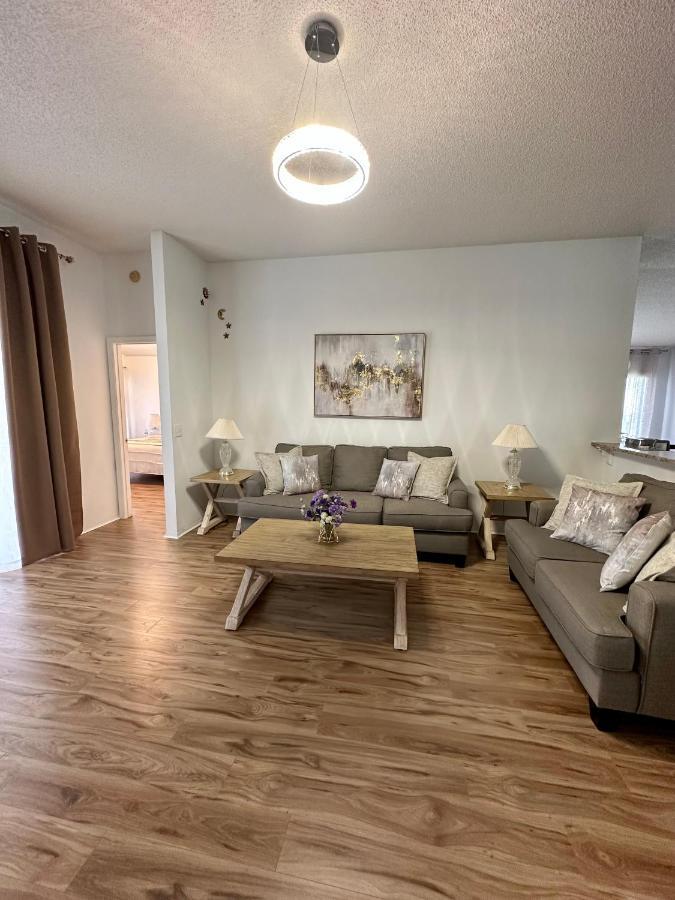 Private Pool With A Beautiful View Overlooking The Lake! Near Disney - Universal Kissimmee Esterno foto